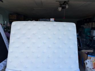 Queen size mattress and box spring