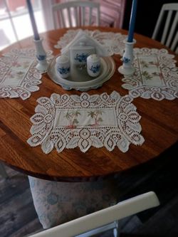 Solid Oak Table & chairsI