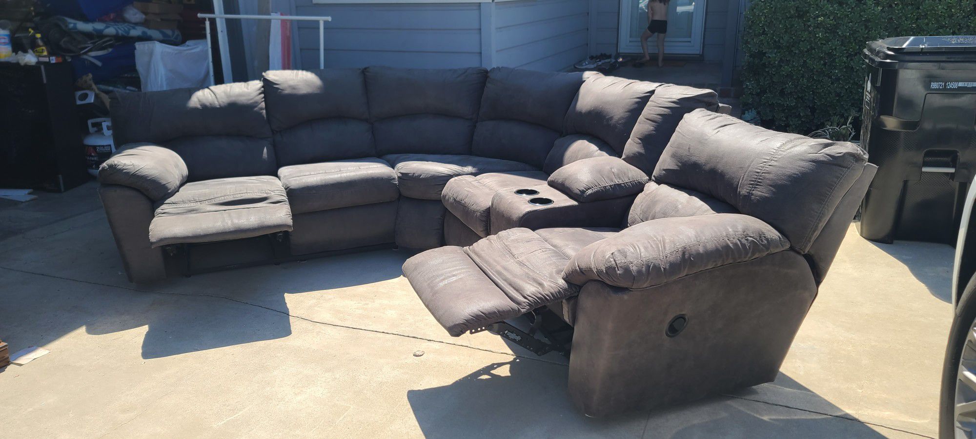 Sectional Sofa With 2 Recliners