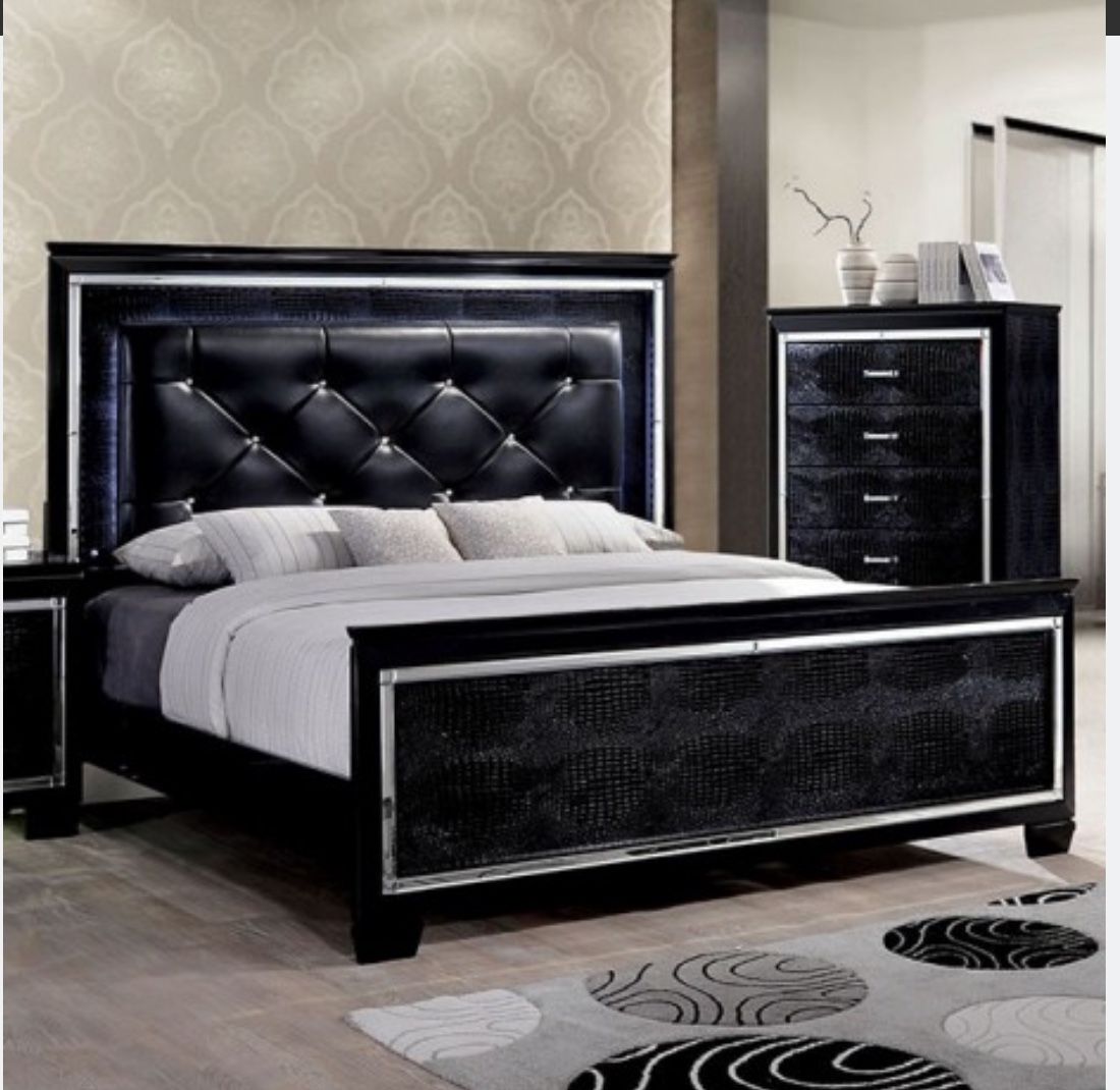 4pc Black Bedroom Furniture - Queen Bed Dresser Mirror Nightstand