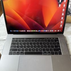Apple Mac Book  Pro 15” (2017)
