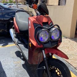 Moto Scooter 
