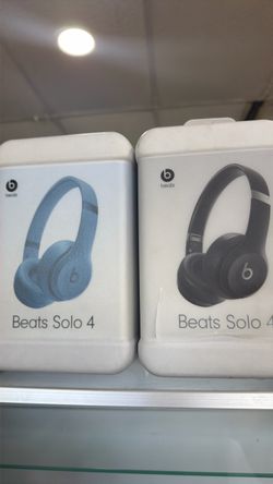 Beats Solo 4 brand new
