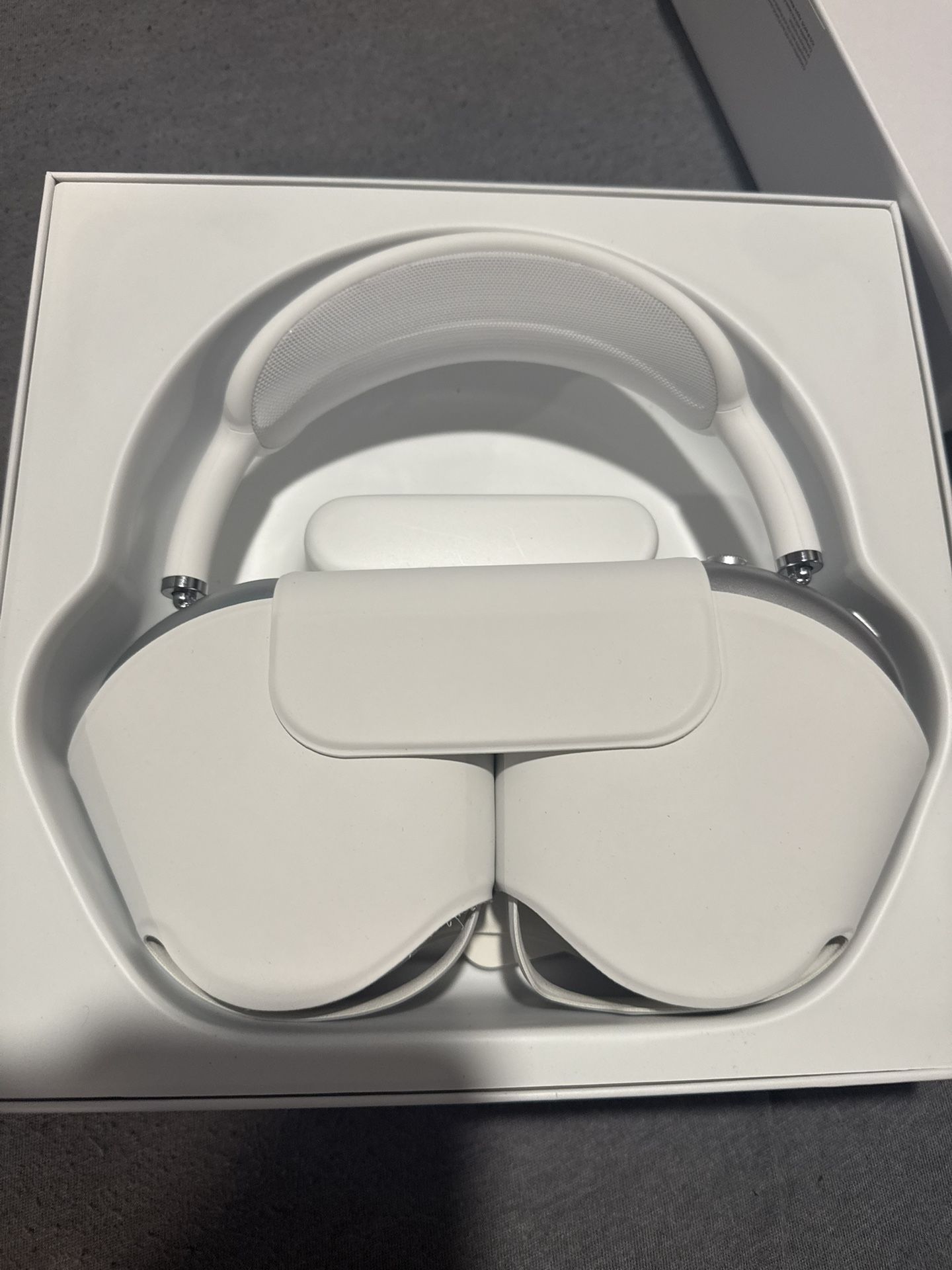 AirPods Max (sliver)