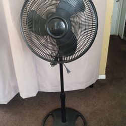 LASKO FAN ADJUSTABLE PEDESTAL 16" WITH 3 SPEED 