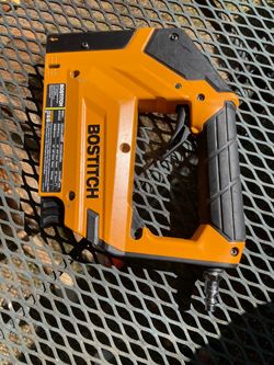 Bostitch 3/8 Narrow Crown Stapler