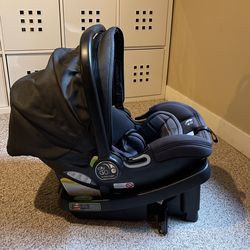 Baby jogger City Go Car Seat Base & Carrier
