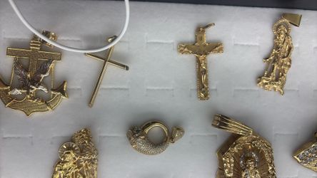 Dijes de oro gold pendants