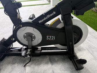 NordicTrack Commercial S22i Studio Cycle