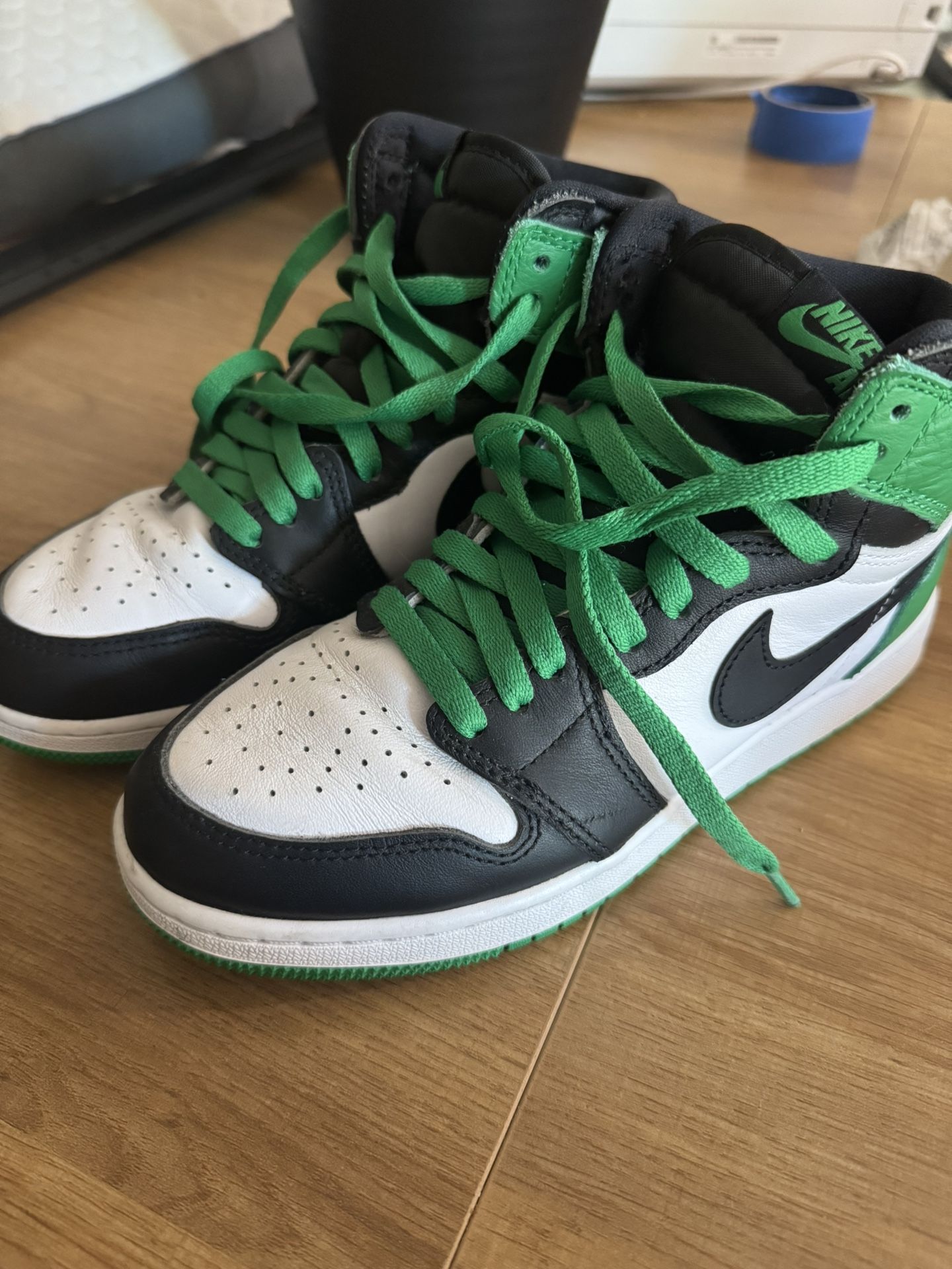 Jordan 1 Mid 