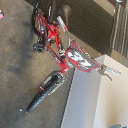 Open Box New Cycle For Kids. I Bought It But Kid Dont Wanna Ride. 