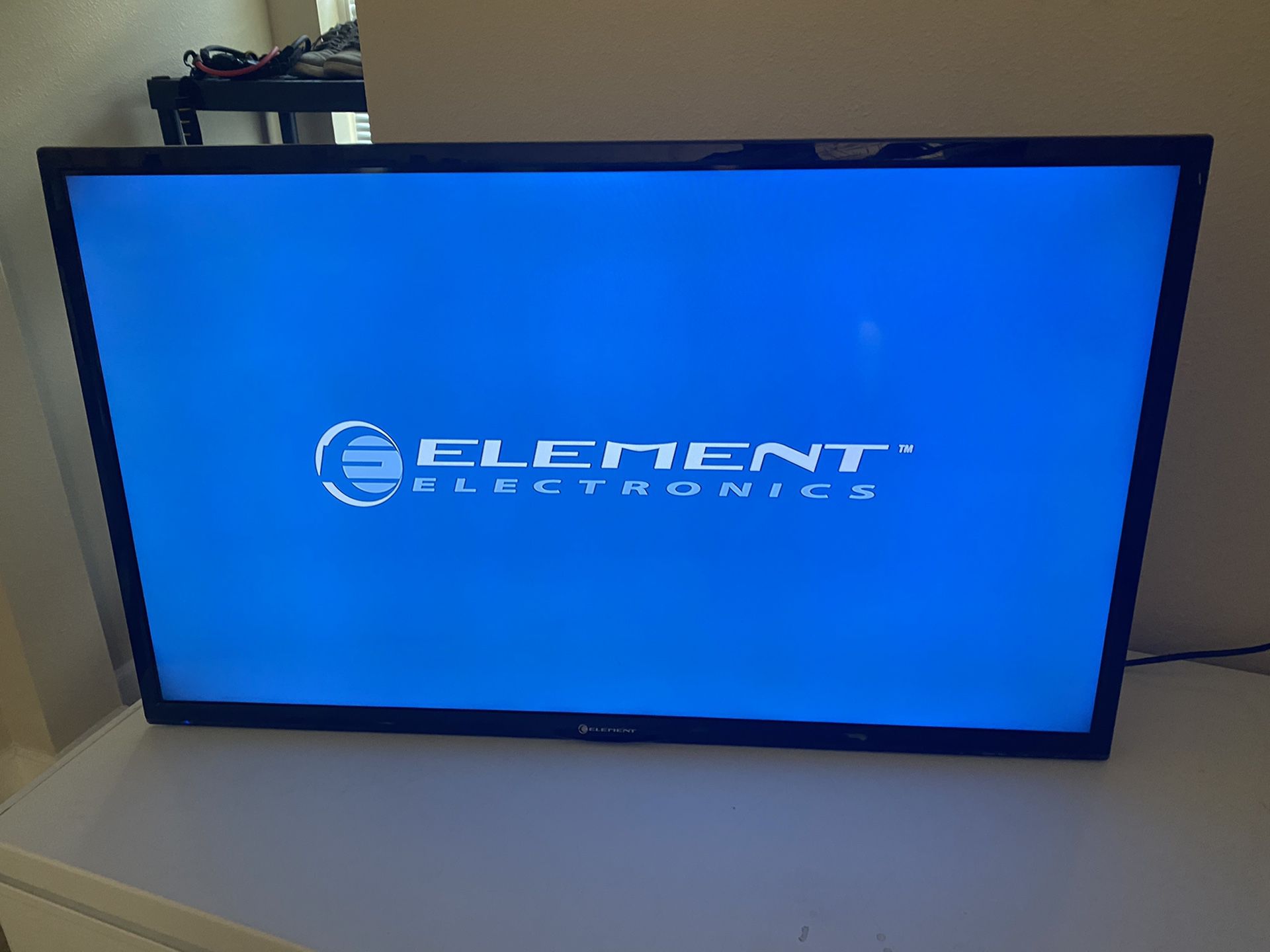 Element tv