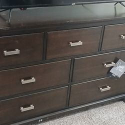 Dresser Nightstand And Mirror 