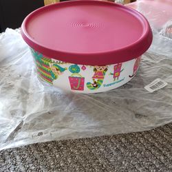 Tupperware 