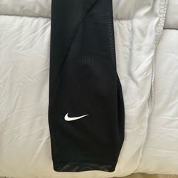 Nike high rise black leggings size medium