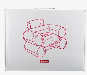🔥 SUPREME INFLATABLE CHAIR – CLEAR / TRANSPARENT – $200 OBO 🔥