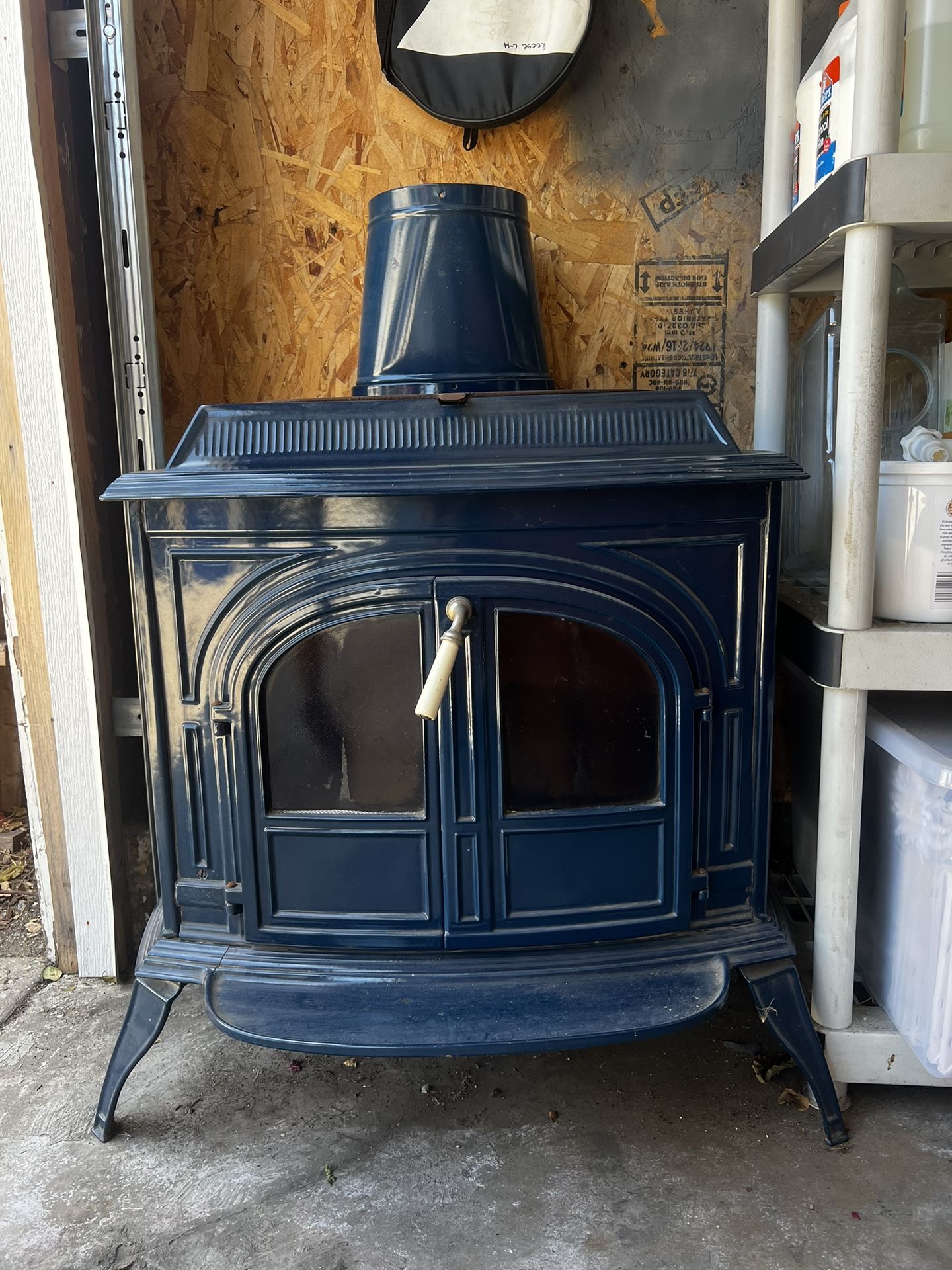 Vigilant Wood Burning Stove for Sale in Torrance, CA - OfferUp