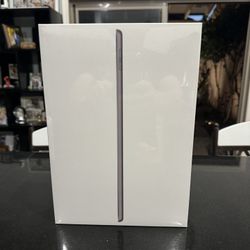 New Apple iPad 9th generation 265 GB space gray in the plastic