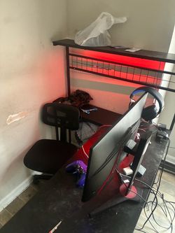 Gaming desk