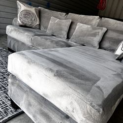 SMALL Sectional Sofa Couch (DELIVERY AVAILABLE)