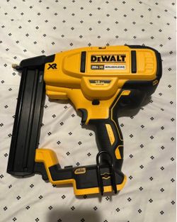 DeWalt 20V MAX XR 18 Gauge Cordless Narrow Crown Stapler (DCN681)