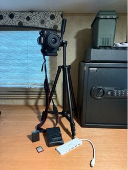 Canon EOS R50 (BUNDLE)