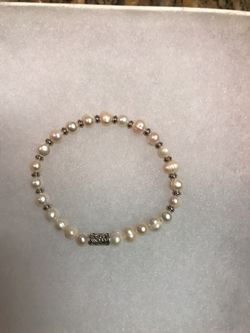 Freshwater pearl bracelet