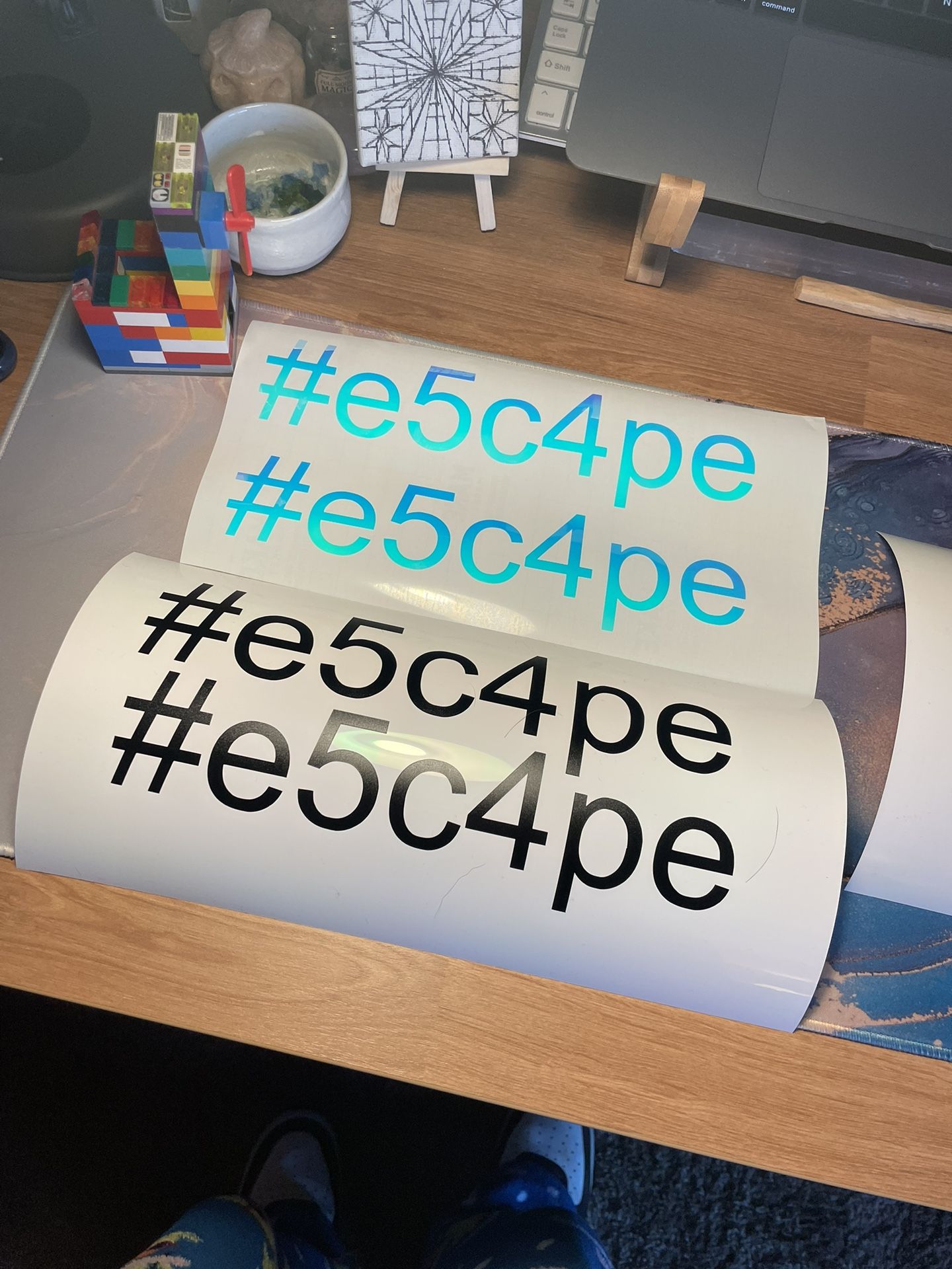 Escape Stickers (e5c4pe)