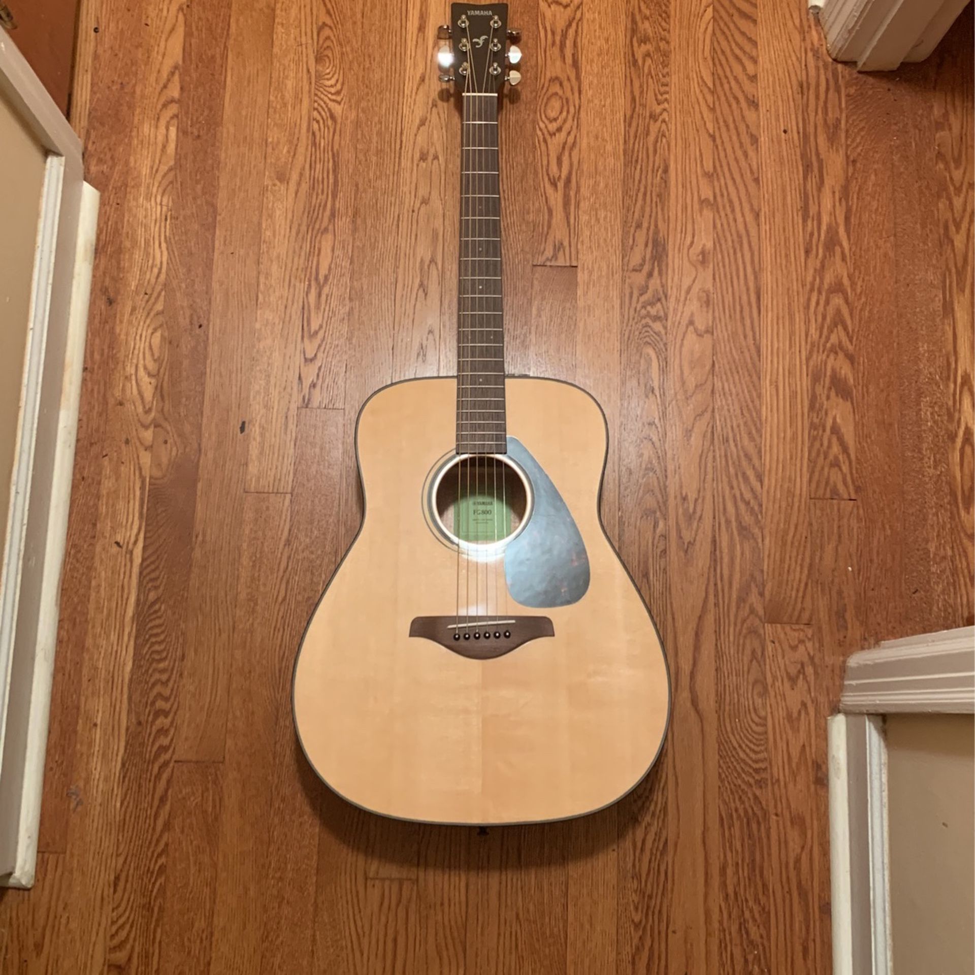 Yamaha FG800 6 String Acoustic Guitar With Bag