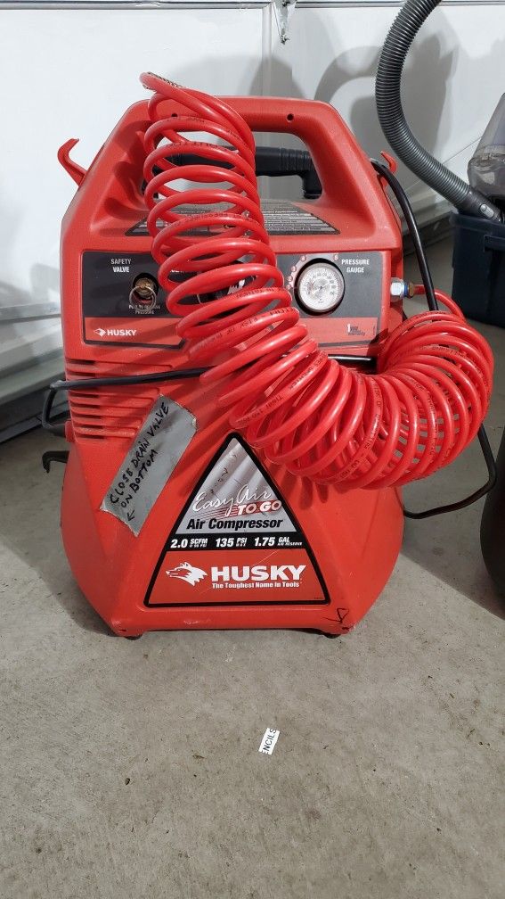 Husky Air Compressor 1.7 Gallon