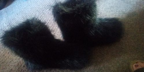 Woman's Fuzzy Boots Good Condition Size 8 $23.00