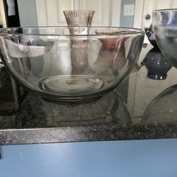 Medium glass bowl
