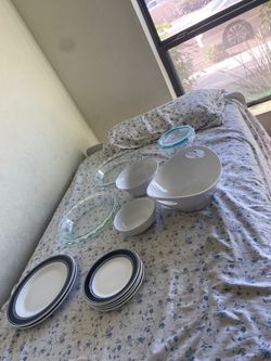 Mixed Kitchen Cookware and Dinnerware Set