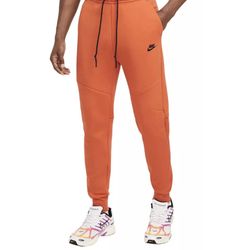 Men Nike Tech Joggers Small