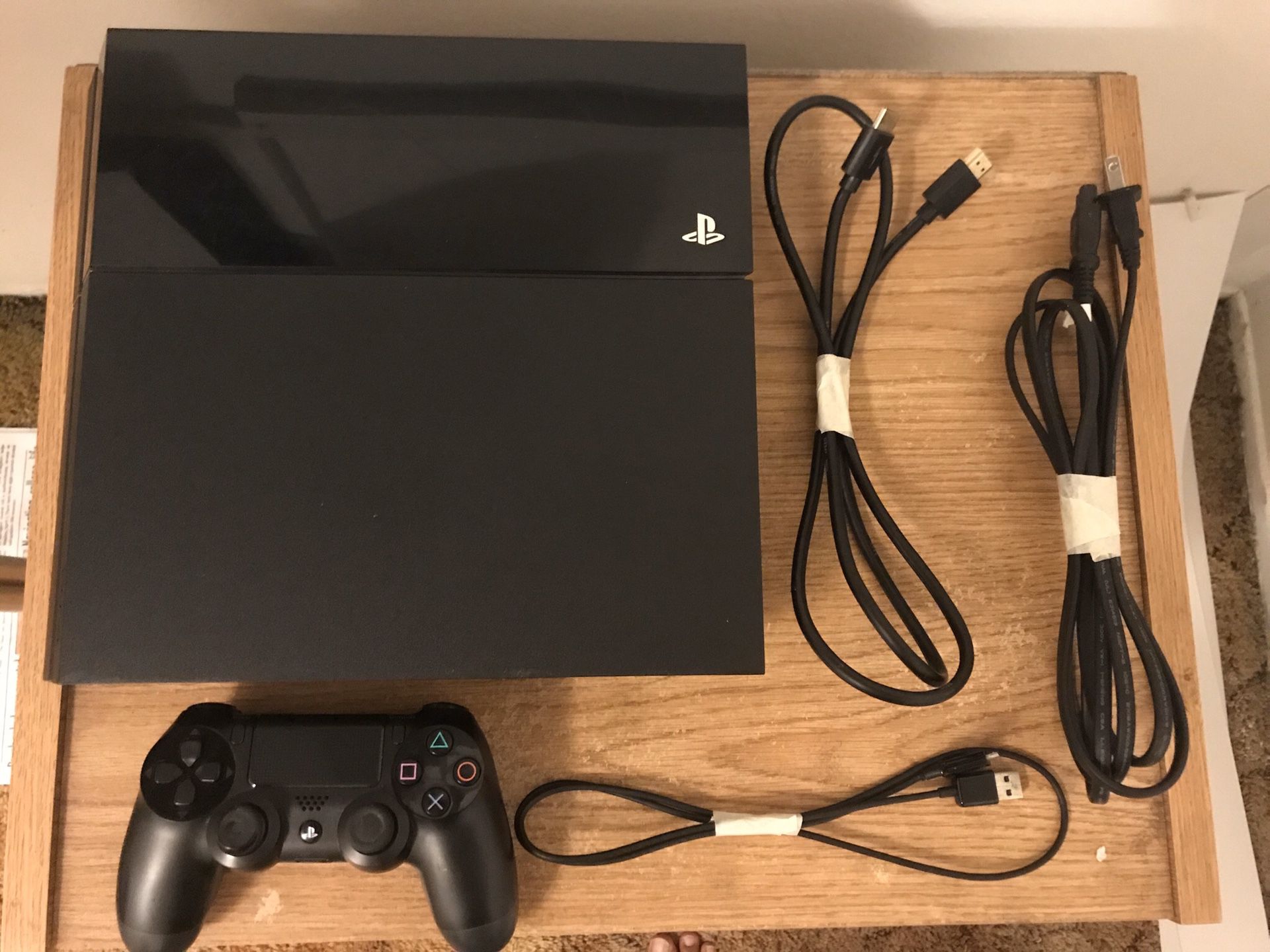 PS4 500 GB and 5 games
