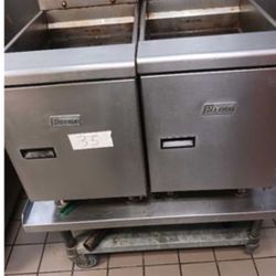 2 Pitco fryers Hi Volume Gas Working Good 