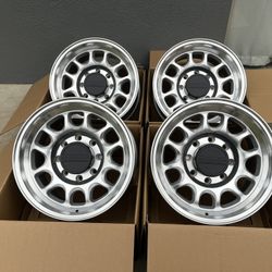 17” INCH RACELINE ROGUE MACHINED CLEAR COAT POLISHED OFF ROAD WHEELS/RIMS 8 LUG CHEVY GMC RAM 2500 