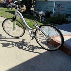 Schwinn Woman’s Bike 