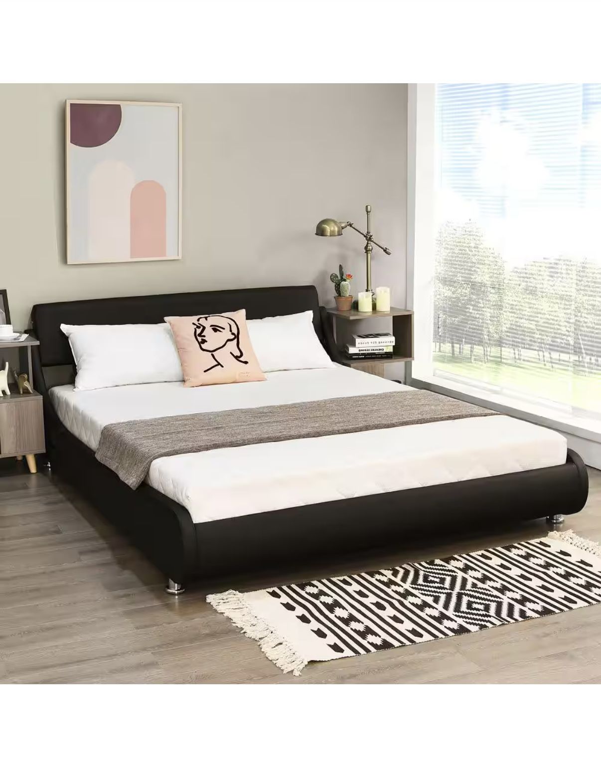 Queen size bed - Excellent condition