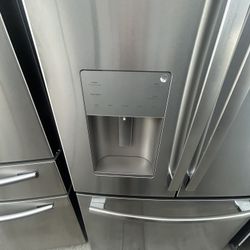 GE Beautiful Stainlees Steel 3 Doors Refrigerator 