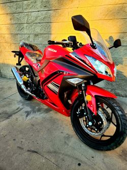 Highway legal motorcycle brand new manual 6 speed