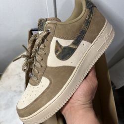 Nike Air Force 1 '07 ( Men Size 10.5)