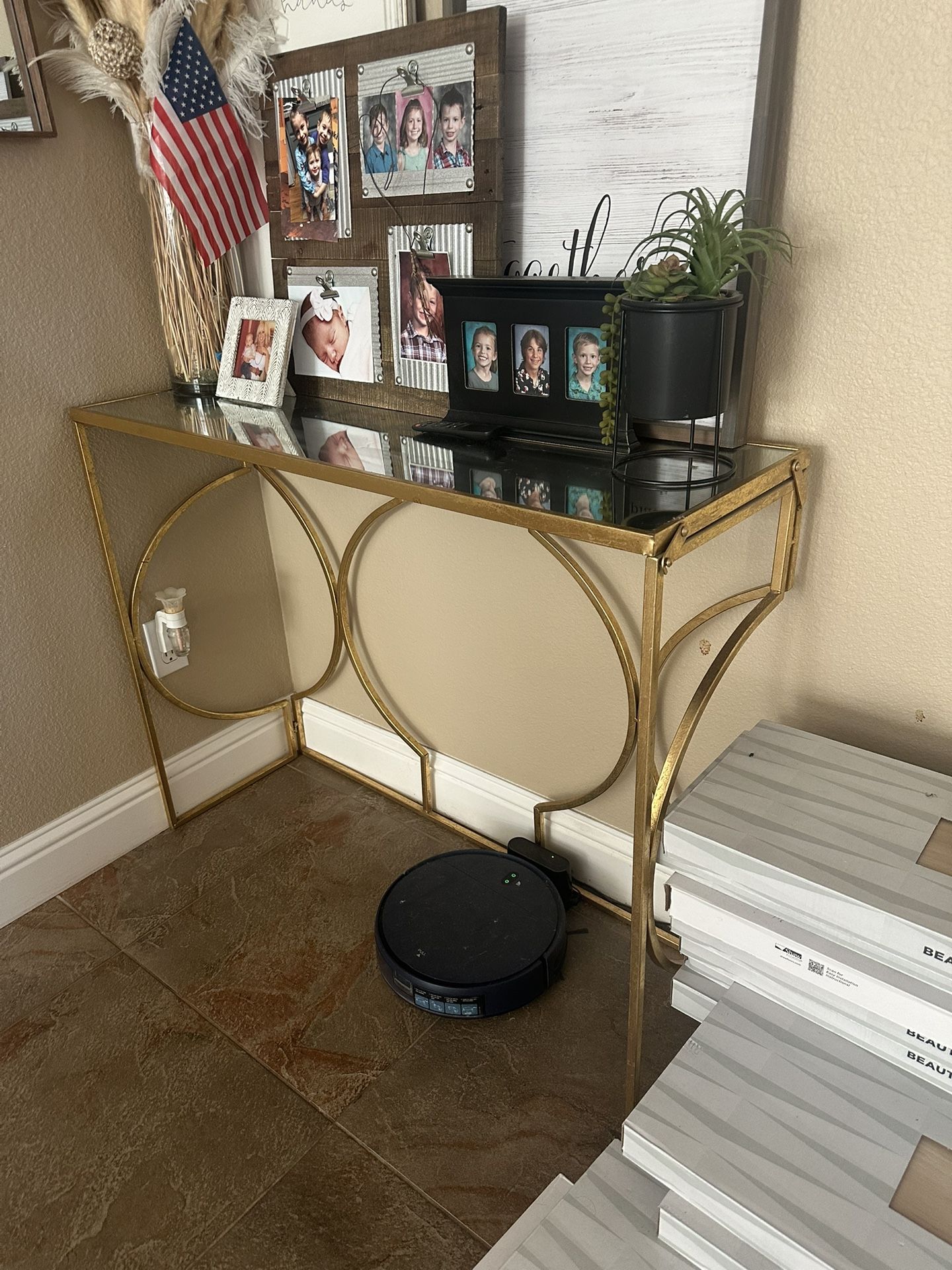 Decorative Table Gold With A Mirrored Top