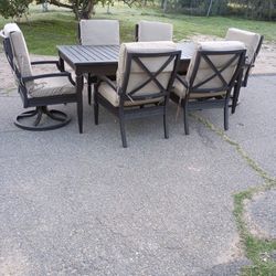 Patio Furniture Table And 6 Chairs & Cushions Set 