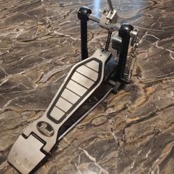 Used P-100 Single Bass Drum Pedal 