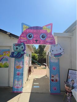 Gabbys Dollhouse party Arch