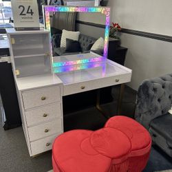 Hello Kitty Vanity Set 