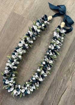 Plumeria Graduation Ribbon Lei