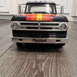 Diecast 1/18 Scale  1970 Dodge D-300 Truck Ramp Car Transporter By ACME 