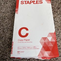 Staples 8.5" x 14" Copy Paper 20 lbs 92 Brightness 500/RM   
